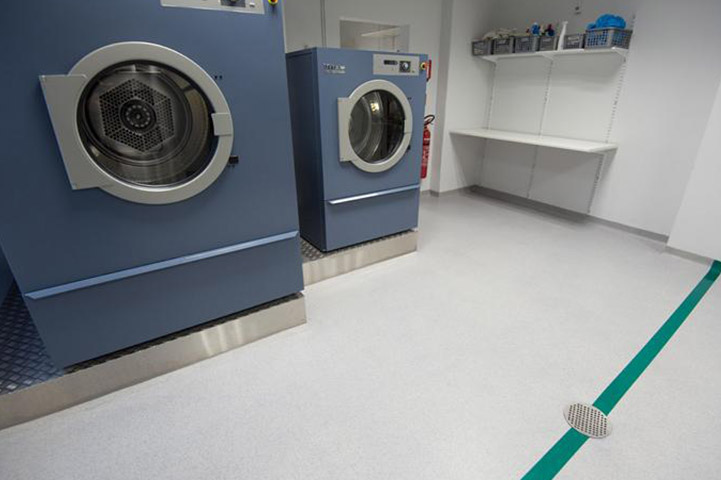  Locker / Changing / Shower / Laundry Room